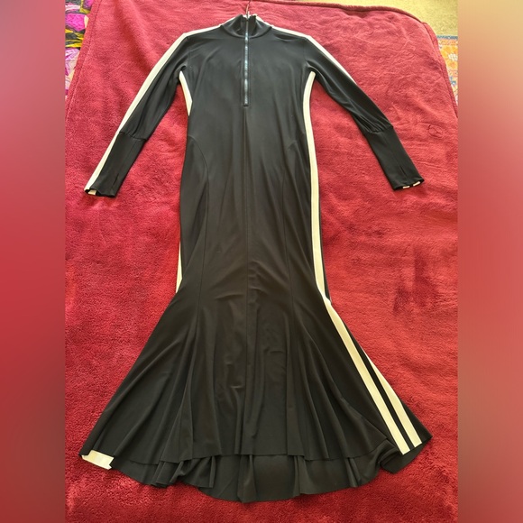GENUINE NORMA KAMALI BLK SPORT STRIPE BODYCON DRESS SIZE XS IN MINT CONDITION - Picture 6 of 8